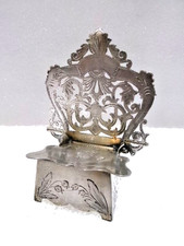 Trône à sel en argent massif