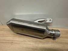 UN SILENCIEUX D ECHAPPEMENT