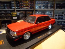 VOLVO 240 TURBO 1984 1/18 IXO