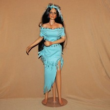 Poupée en porcelaine indienne