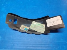 Semelle de brancard avant gauche pour: Peugeot: 305 07/82- 