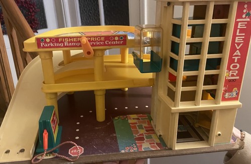 Garage fisher price - garage,