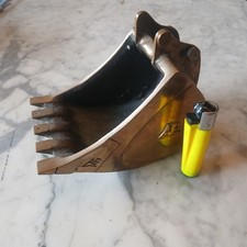 cendrier géant en forme de