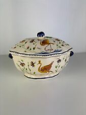 Magnifique Soupière en Faïence, Décor Moustier Motif Oiseau 