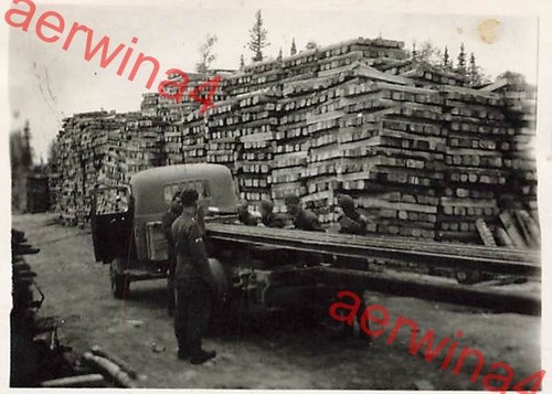 Soldats allemands avec - , camion