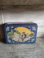 Ancienne boîte biscuit tôle