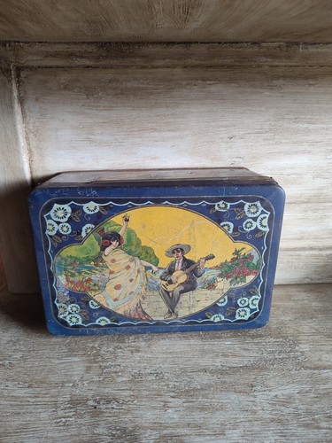 Ancienne boîte biscuit tôle