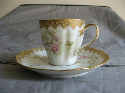 Très belle tasse soucoupe - très,