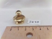 ancien terminus, pied de support fileté au pas environ 4 x 0,9 mm (DE79)