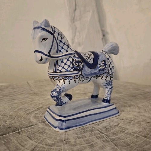 Statuette cheval patte - statuette,
