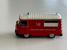 Norev 1/87 Peugeot J9 secours