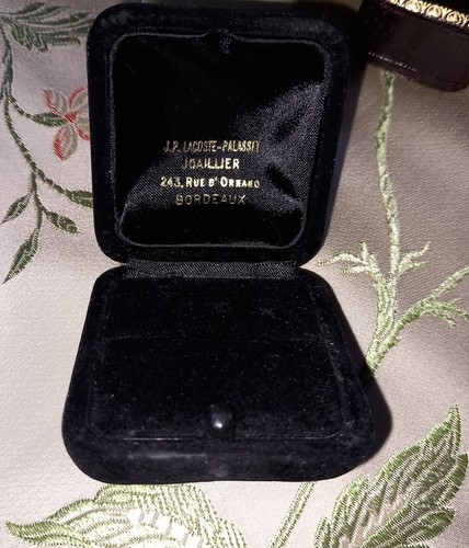 Ecrin bijoux en daim - bijoux,