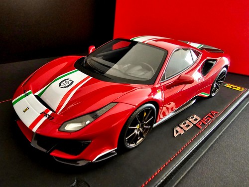 Ferrari 488 pista - pista, piloti