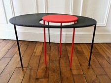 Table d'appoint Kangourou de Mathieu Matégot réédition Gubi