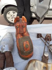 chat ethnique en bois et