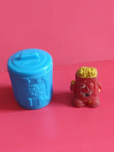Figurine poubelle bleues the - ,