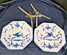 lot de 2 Assiettes MARTRES TOLOSANE ANCIENNE 1930  signée AVEC SUPPORTS