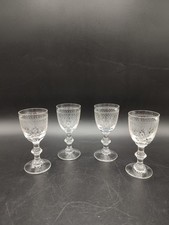 4 superbes verres à liqueurs