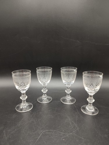 Superbes verres liqueurs - à,