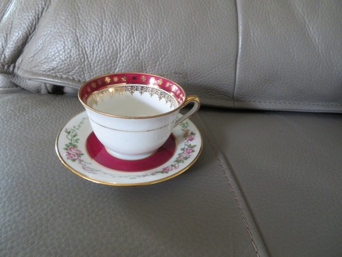 Tasse sous - et,