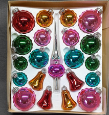 Anciennes boules de Noël creuses en verre  16 boules + 4 cloches + 1 cimier