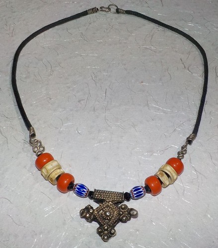 Petit collier ras cou - petit,