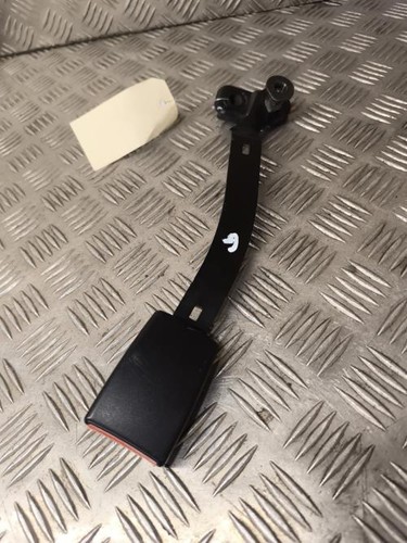 Attache ceinture avant - , gauche