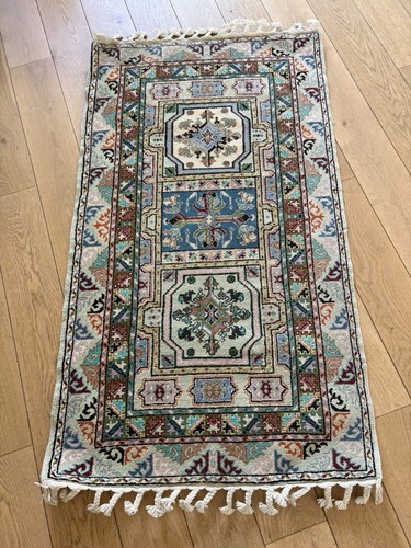 Tapis oriental moderne laine