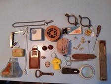Petit lot d'objets de brocante