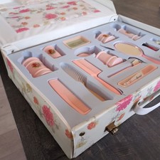 ANCIENNE VALISE JOUET ENVIRON 1960 COMPLETE POUPEE VINTAGE