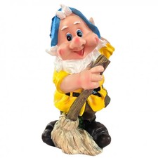 Statue nain de jardin au balai