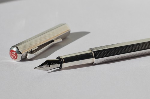 Stylo plume caran ache - plume,