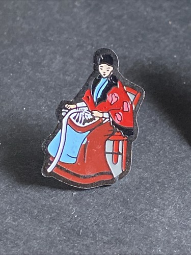 Pin femme costume - pin's,