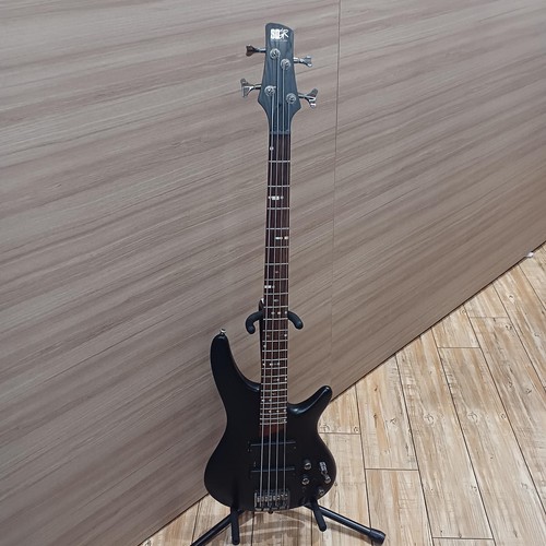 Guitare basse électrique
