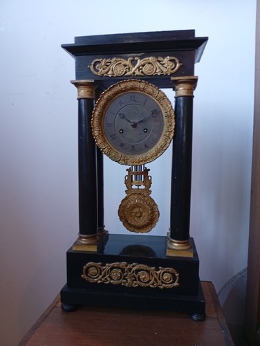 Pendule portique colonnes - pendule, portique,