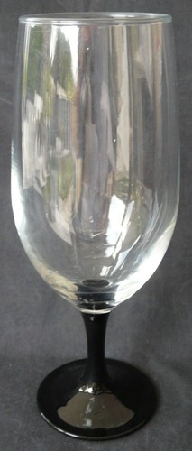 Verre vin sur pied - vin, noir