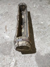 ancien mangeoire en bois de