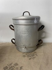 Very Nice Aluminum Juice Extractor in Its Juice