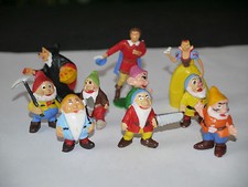 10 FIGURINES JIM WALT DISNEY
