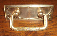 Ancienne poignée de tiroir en