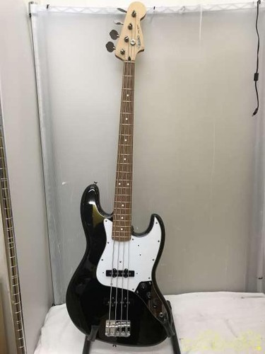 Guitare basse électrique