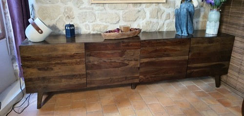 Grand buffet contemporain