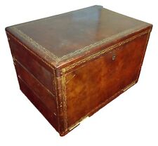 ANCIENNE BOÎTE À COUTURE. DE