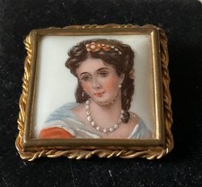Joli Broche En Porcelaine
