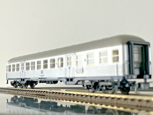 Voiture voyageur - voiture, db