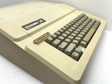 VINTAGE APPLE 2e IIe PERSONAL COMPUTER w BOX A2S2064 COMPUTER CRAFT BADGE