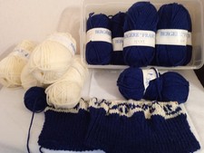 Lot de 6 + 3 pelotes de Laine