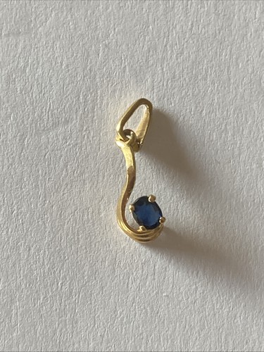 Pendentif jaune carats - or,