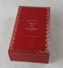Ancienne boîte, eau de