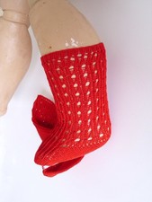 Poupée ancienne : chaussettes  artisanales en fil rouge Taille 12